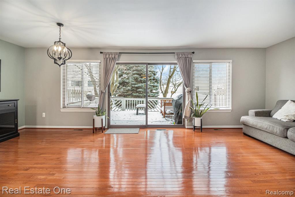 22717 Cranbrooke Drive, Novi, MI — Photo 21