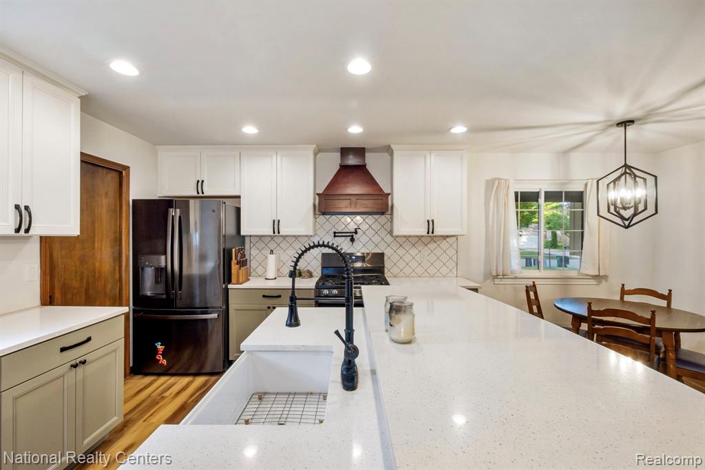 5785 Patterson Drive, Troy, MI 48085 — Photo 17
