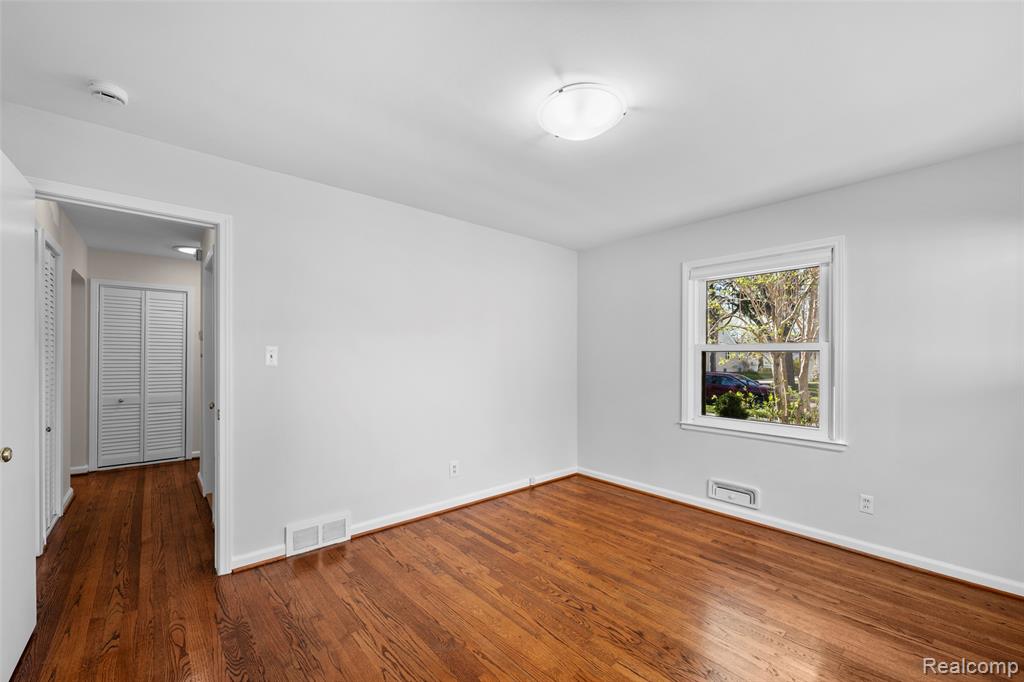 408 Orchard View Drive, Royal Oak, MI 48073 — Photo 25