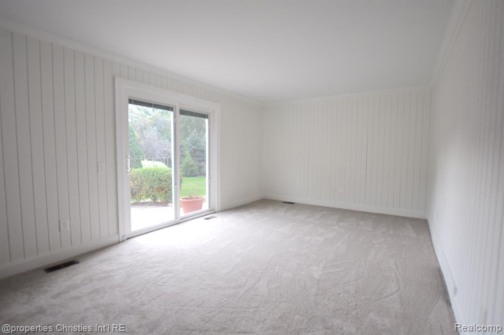 4217 COVERED BRIDGE Road, Bloomfield Hills, MI 48302 — Photo 18