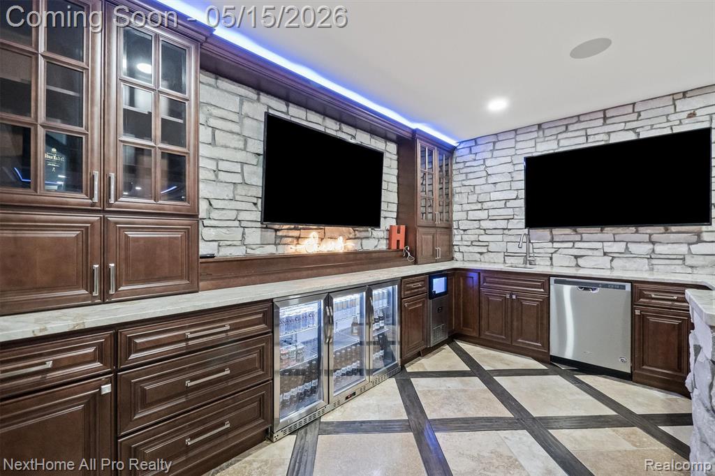 12385 Boulder Pass Drive, Milford, MI 48380 — Photo 43