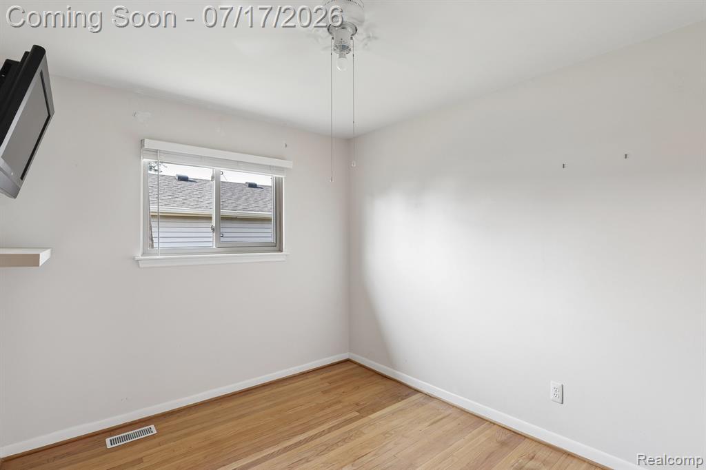 8325 N Hubbard Street, Westland, MI — Photo 21