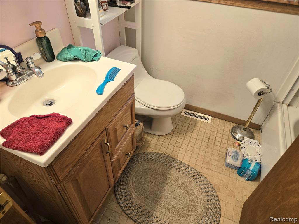 3433 W Mott Avenue, Flint, MI 48504 — Photo 14