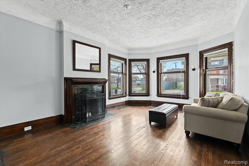50 TAYLOR Street, Detroit, MI 48202 — Photo 9