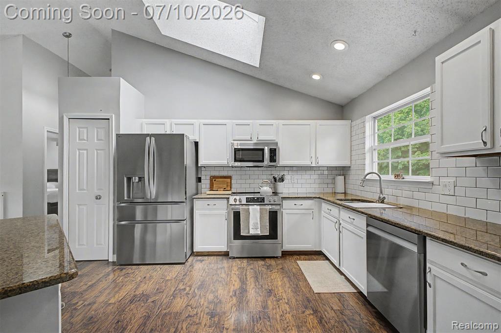 6400 Lake Meadow Drive, Waterford, MI 48327 — Photo 13