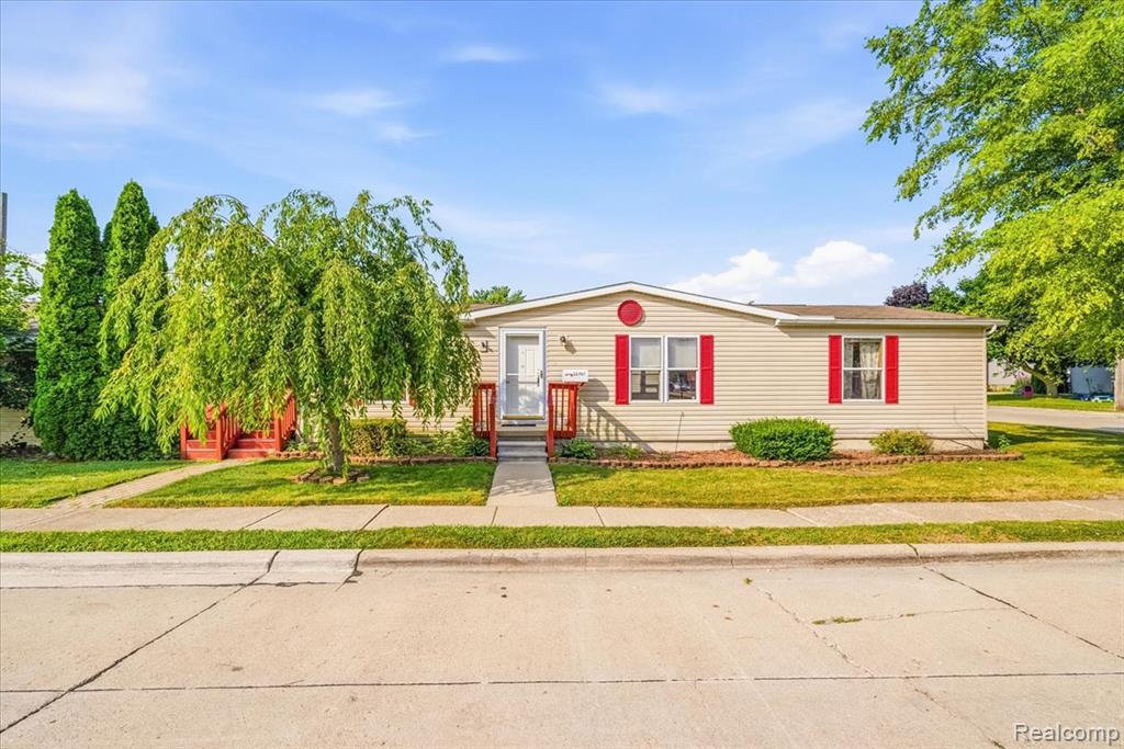 32707 Church Street, Rockwood, MI