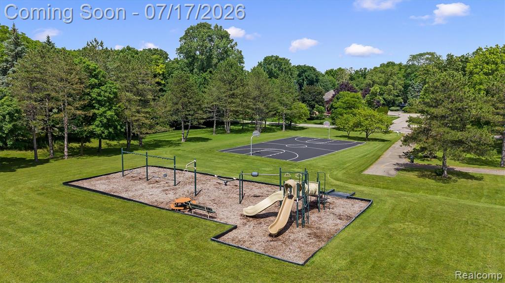 5863 Seville Circle, Orchard Lake Village, MI 48324 — Photo 65