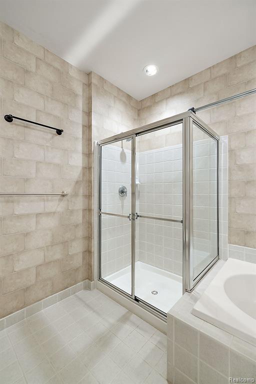 17061 LOCHMOOR, Northville, MI 48168 — Photo 28