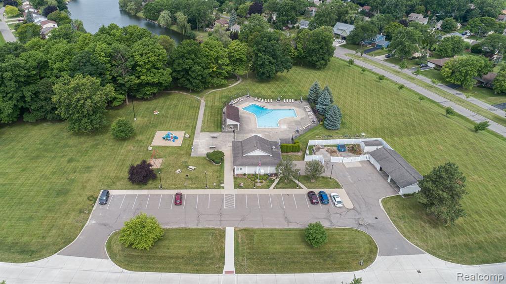 39523 VILLAGE WOOD Road, Novi, MI — Photo 30