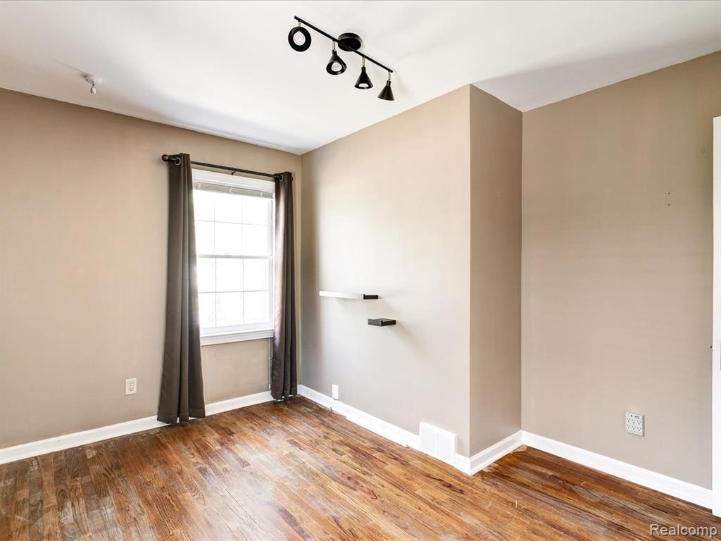 802 Edison Boulevard, Port Huron, MI 48060 — Photo 16