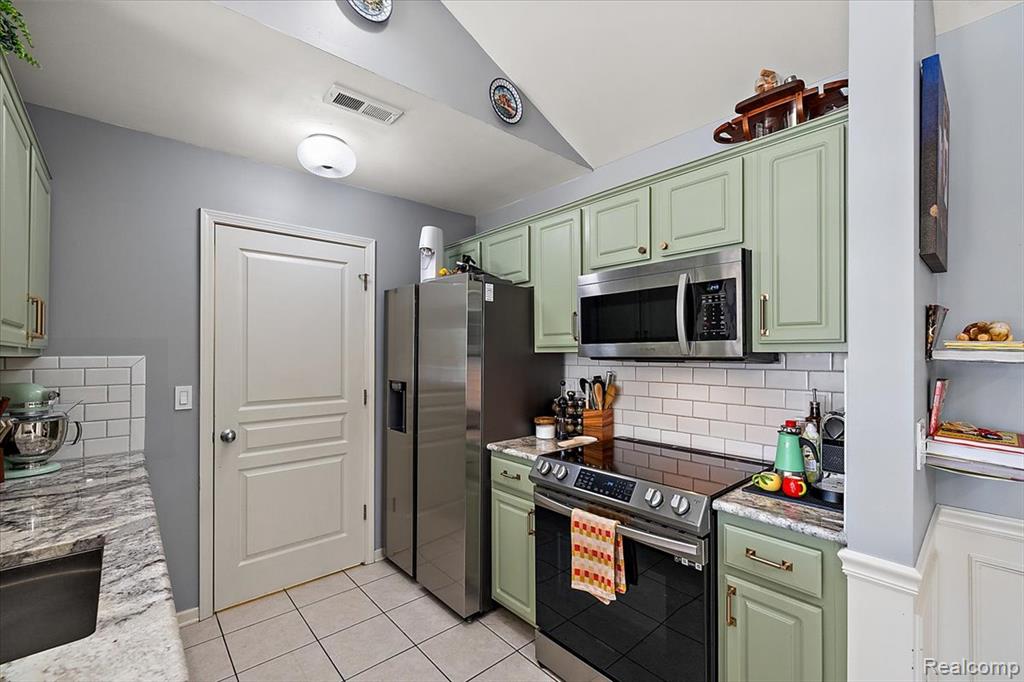 24009 Vance Avenue, Hazel Park, MI 48030 — Photo 11