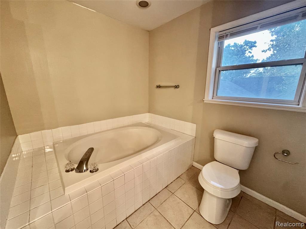 911 Old Hickory Lane, Orion, MI 48362 — Photo 12