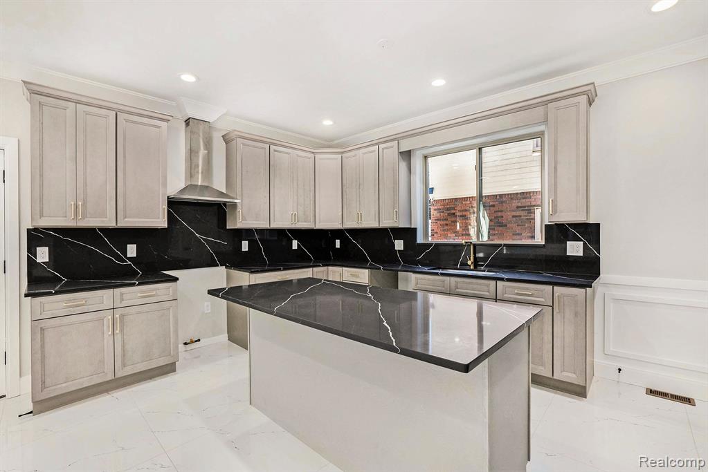 7634 Pinehurst Street, Dearborn, MI 48126 — Photo 10