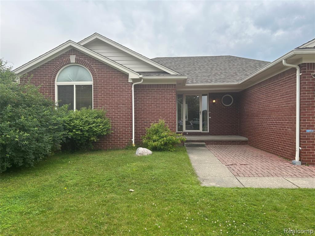 46129 Creekside Boulevard, Macomb, MI 48044