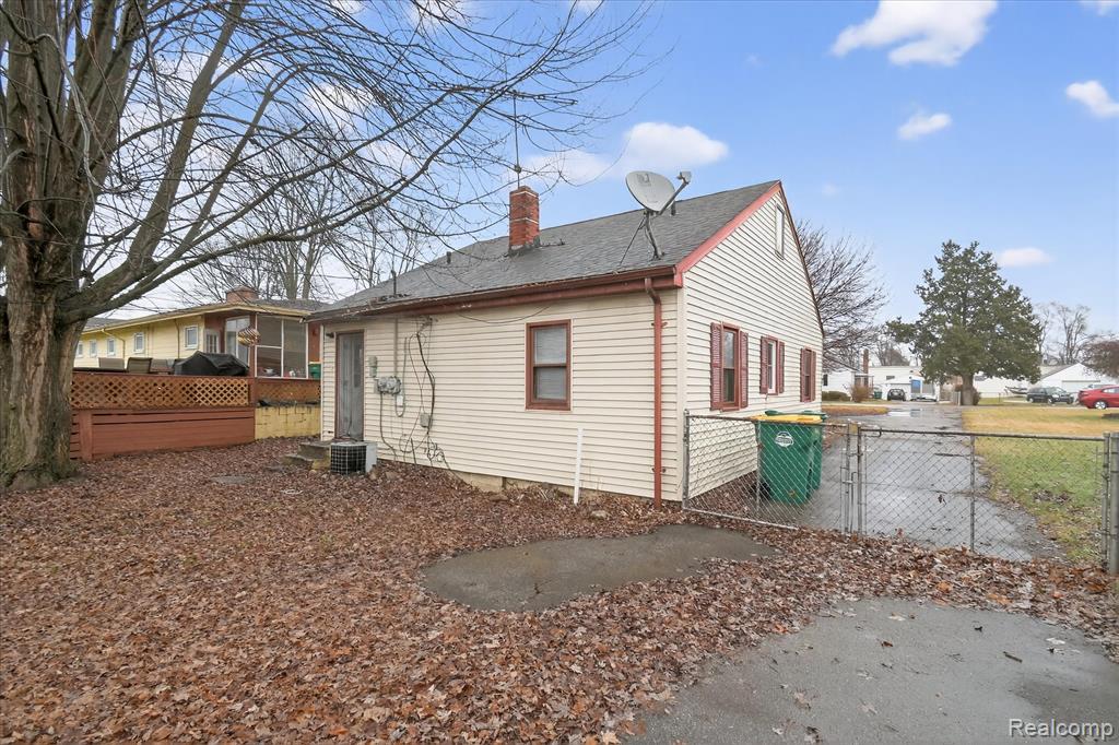 435 E Grand Boulevard, Ypsilanti, MI 48198 — Photo 25