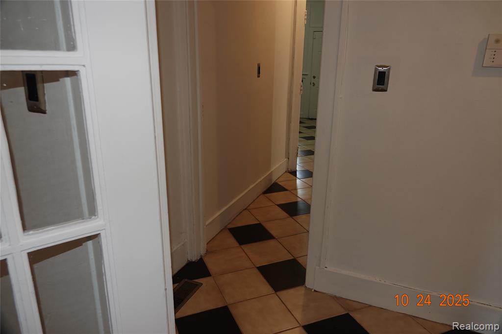 194 Farrand Park, Highland Park, MI 48203 — Photo 9