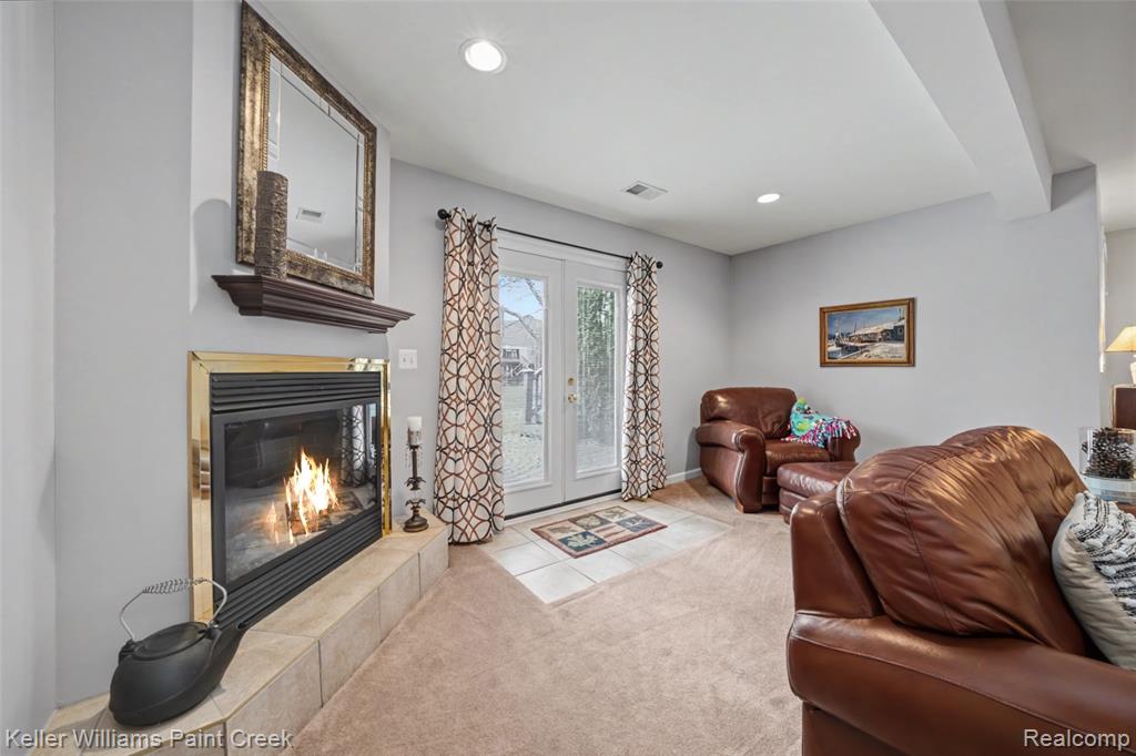 247 Glenmoor Drive S, Rochester, MI 48307 — Photo 40