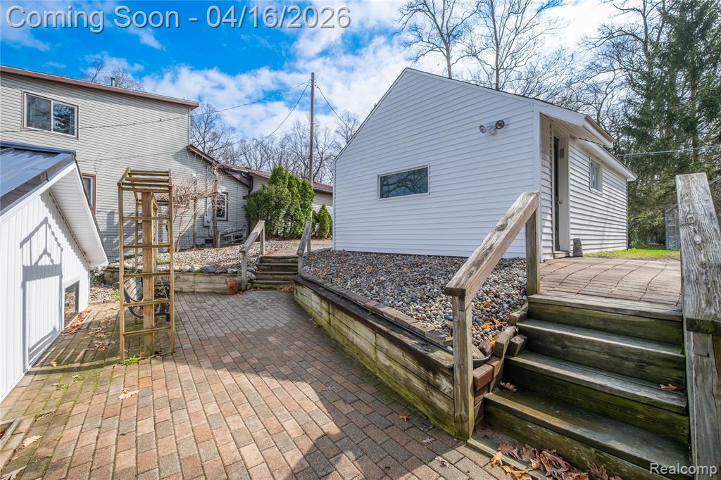 16436 Hilltop Drive, Linden, MI 48451 — Photo 7