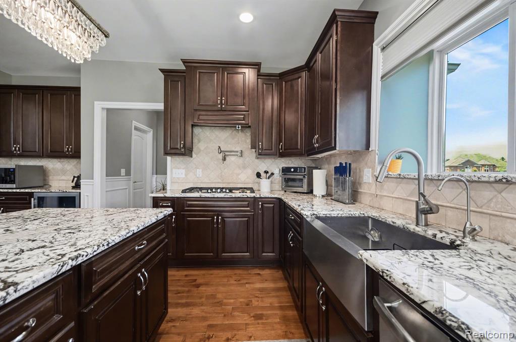 4912 Rosy Drive, Leonard, MI 48367 — Photo 12