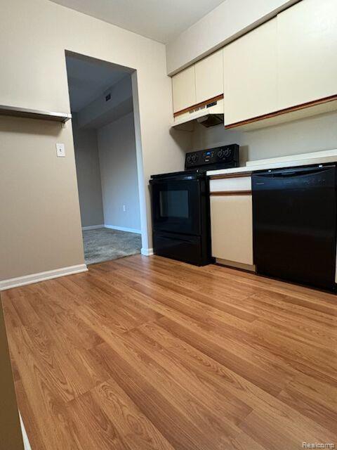 2465 Riverside Drive, 212, Trenton, MI 48183 — Photo 11