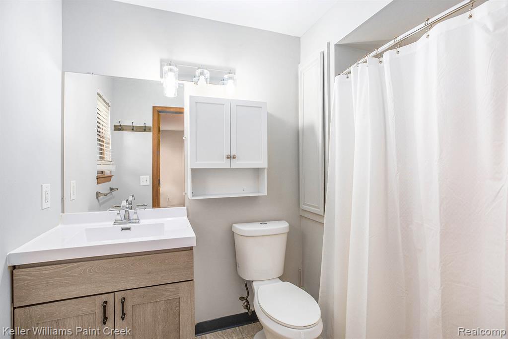 5055 Scarsdale Drive, Sterling Heights, MI 48310 — Photo 15