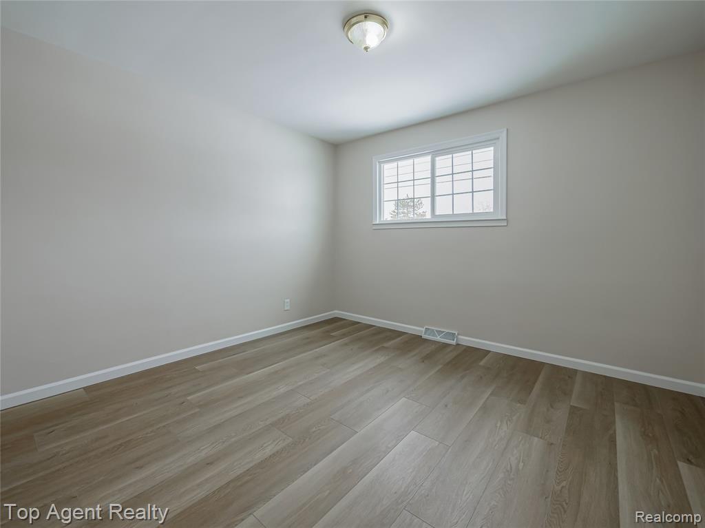 20580 21 Mile Road, Macomb, MI 48044 — Photo 20