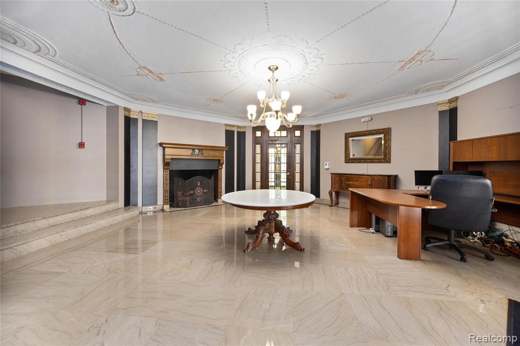 2900 E Jefferson Avenue - Photo 4