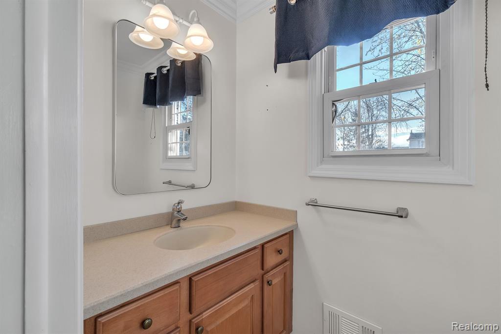 4248 WHITEBIRCH Drive, West Bloomfield, MI 48323 — Photo 24