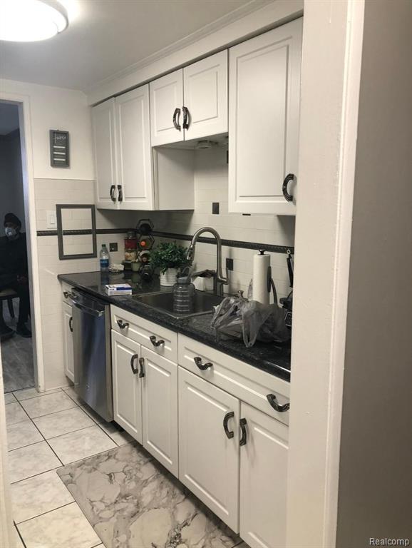 8200 Jefferson Avenue E, 803, Detroit, MI 48214 — Photo 20