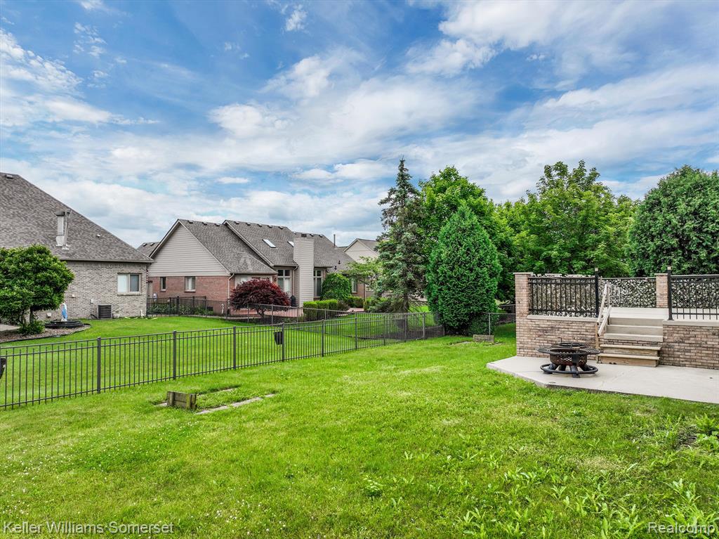 51488 BLUE SPRUCE Drive, Macomb, MI 48042 — Photo 9