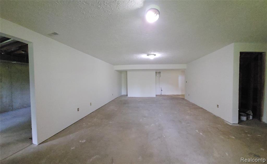 448 Fairwood Road, Pinckney, MI 48169 — Photo 13