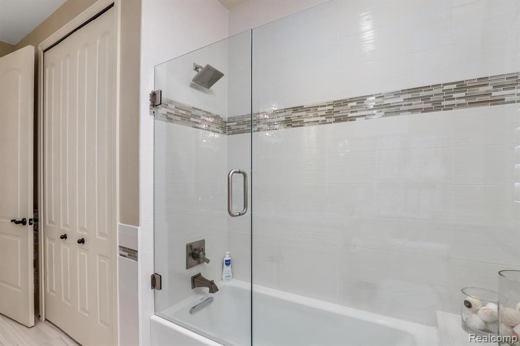 3960 HARVEST CREEK Court, Rochester, MI 48306 — Photo 41