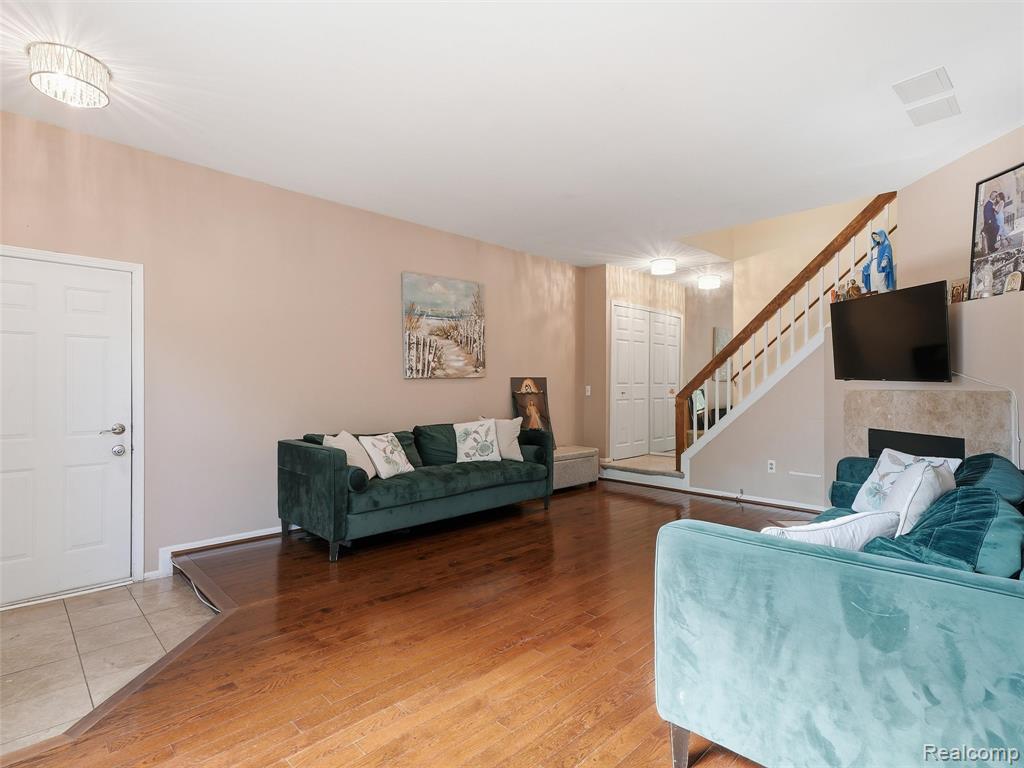 7342 Meadowridge Drive, West Bloomfield, MI — Photo 5