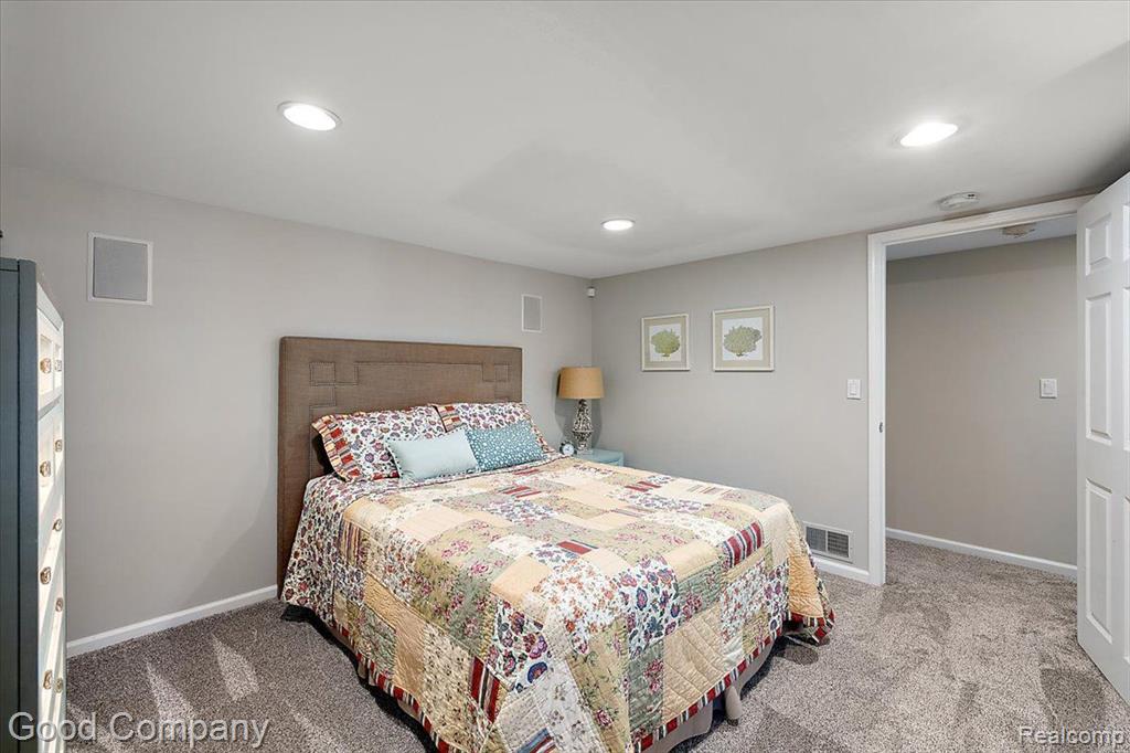 4671 BURNLEY Drive, Bloomfield Hills, MI 48304 — Photo 65