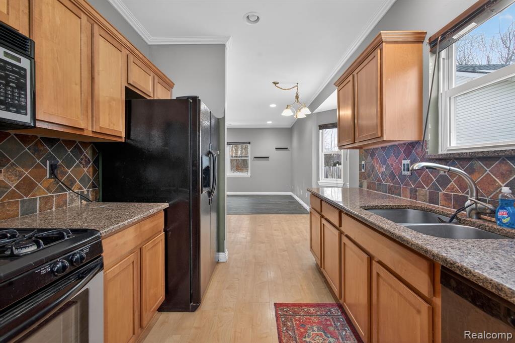 9399 Oakdale Street, Clay, MI 48001 — Photo 11