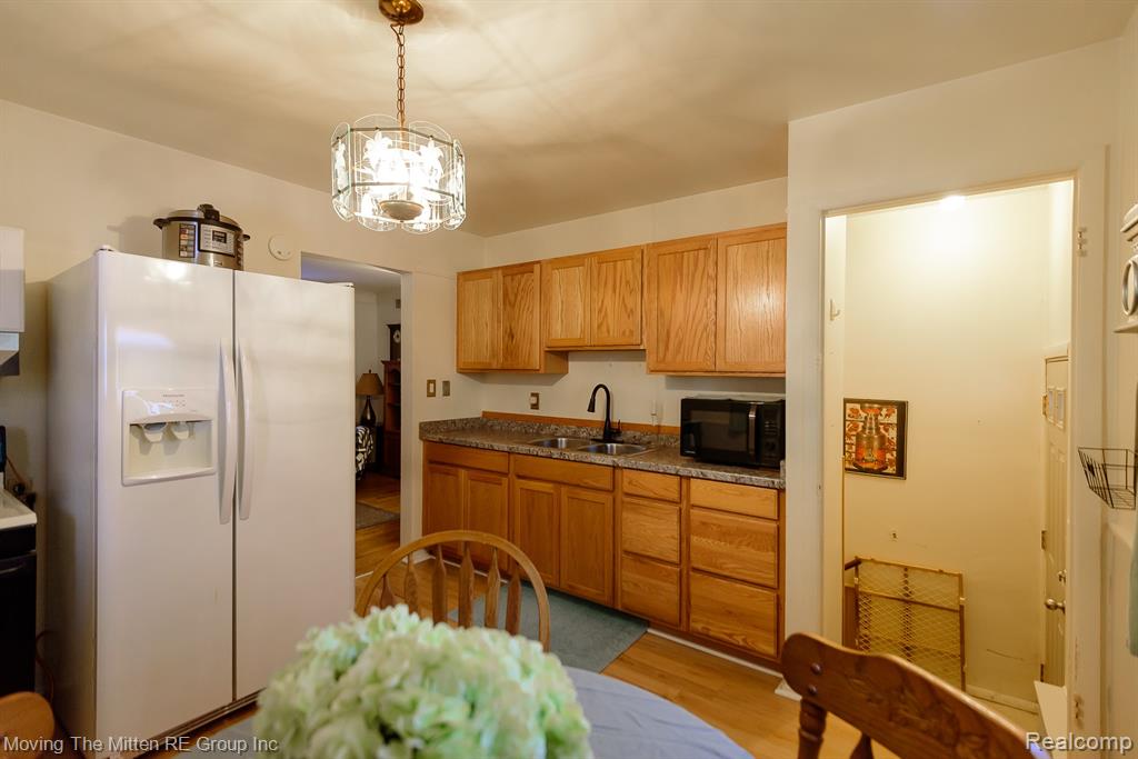 643 Garfield Avenue, Lincoln Park, MI 48146 — Photo 8