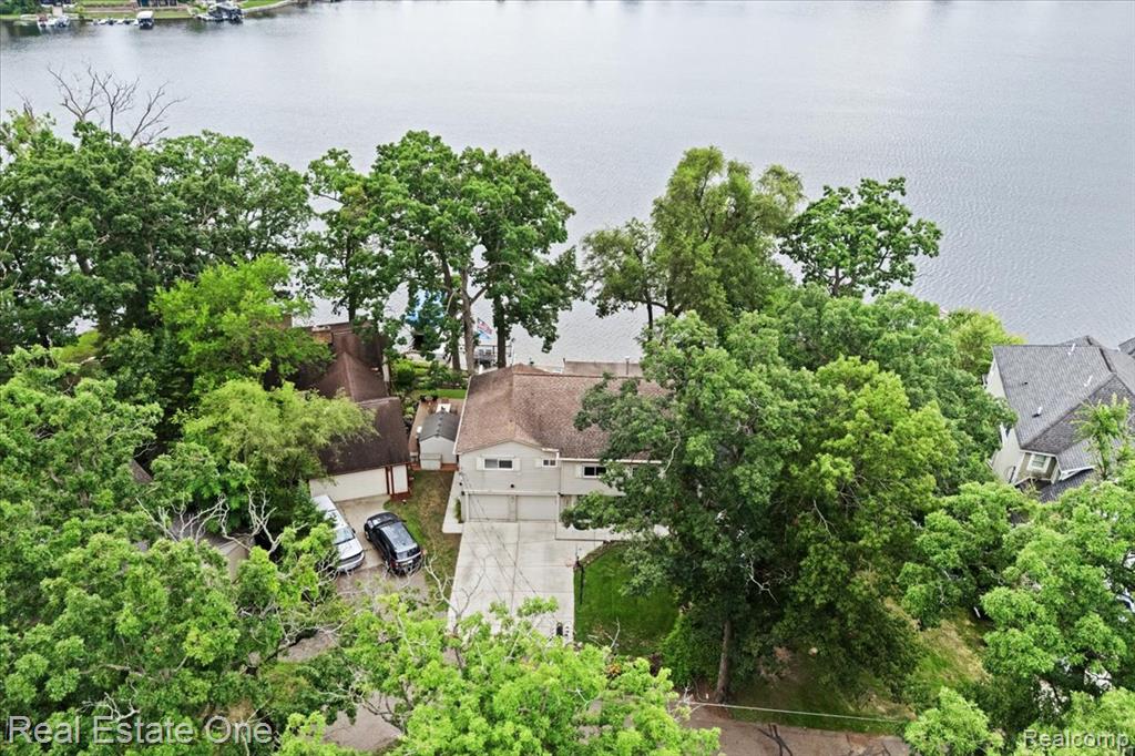 265 Oak Island Drive, Wolverine Lake, MI 48390 — Photo 42