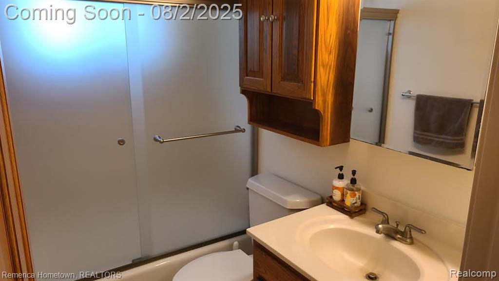 8736 Ringwood Drive, Commerce Twp, MI 48382 — Photo 13