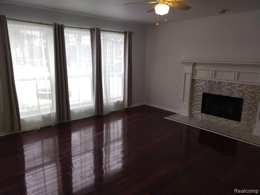 8993 HAYMARKET Street, White Lake, MI — Photo 12