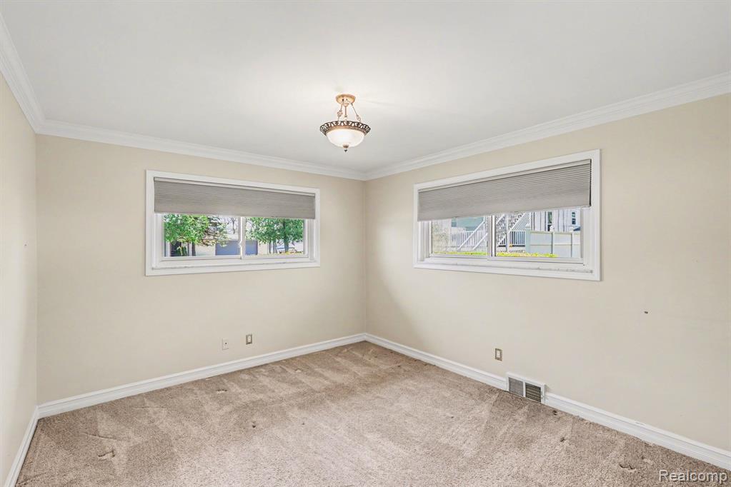2596 N Williams Lake Road, Waterford, MI 48327 — Photo 23