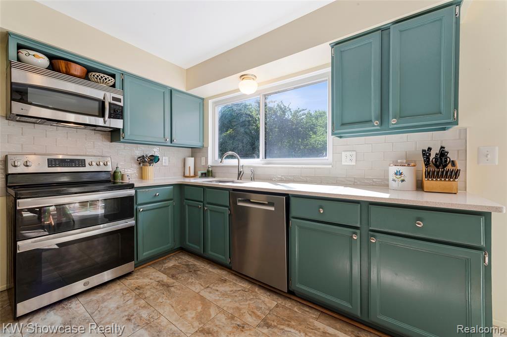 5409 S Piccadilly, West Bloomfield, MI — Photo 15