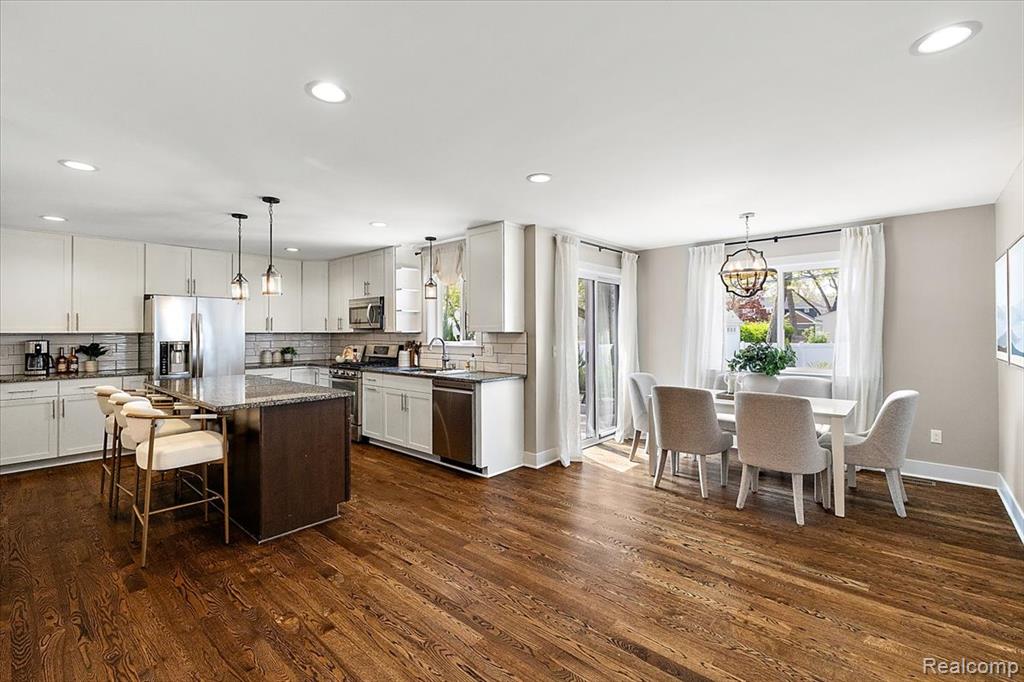 4253 Mandalay Avenue, Royal Oak, MI 48073 — Photo 8