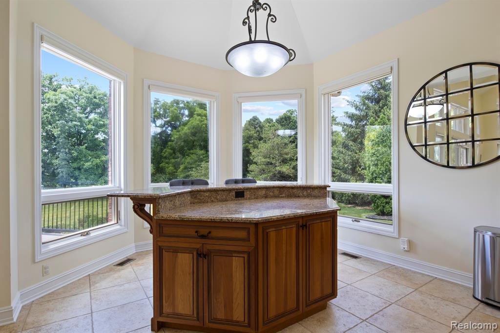 8151 ROLLING MEADOWS Drive, Canton, MI 48187 — Photo 39
