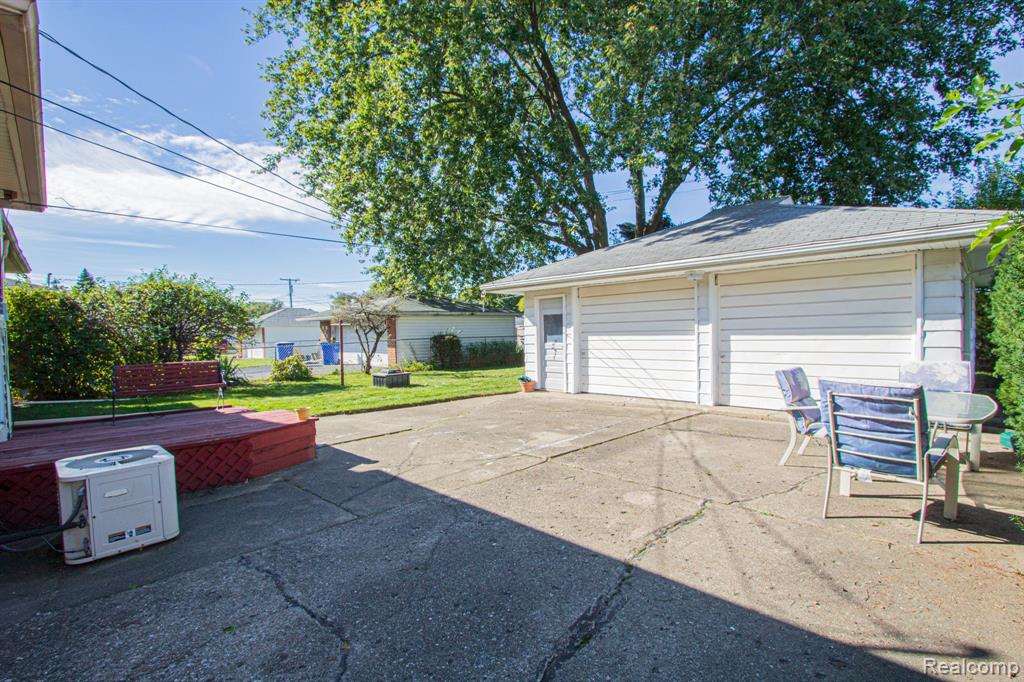 25125 CAMPBELL Avenue, Warren, MI 48089 — Photo 28