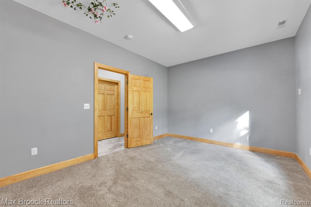 6300 HAZARD Road, Fenton, MI 48430 — Photo 20