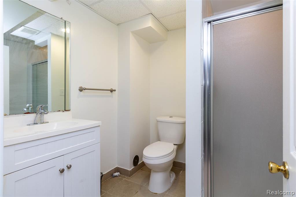 40945 Justin Drive, Sterling Heights, MI 48310 — Photo 43