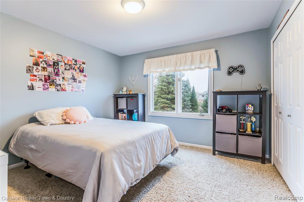47740 Royal Pointe Drive, Canton, MI 48187 — Photo 33