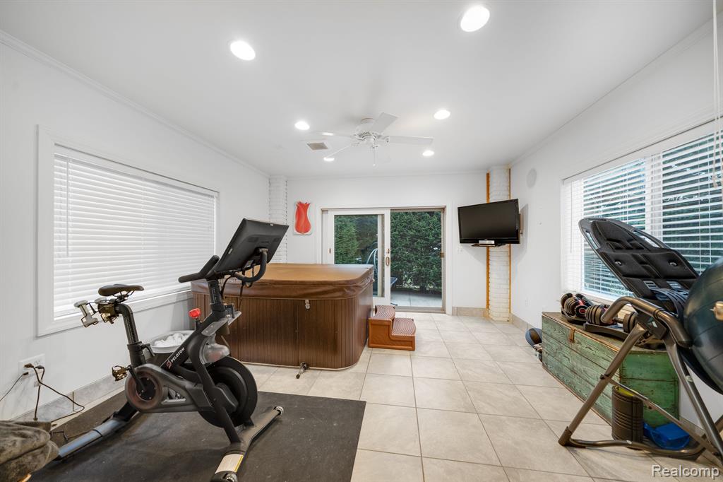 8920 NADINE Avenue, Huntington Woods, MI — Photo 29