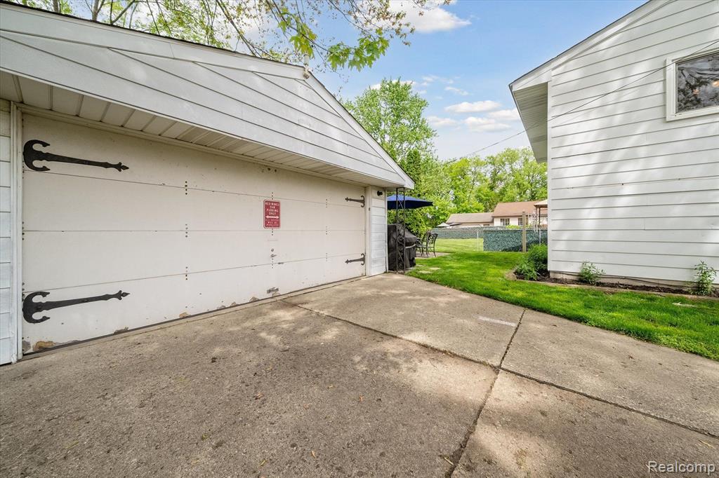 6091 COTTER Avenue, Sterling Heights, MI 48314 — Photo 31