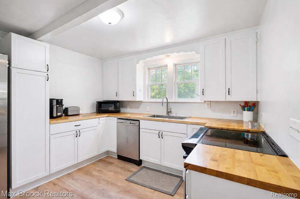 67 SUUPPI Drive, Lapeer, MI 48446 — Photo 6